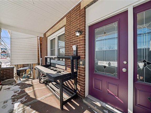 3rd image of 421 Freeport Rd