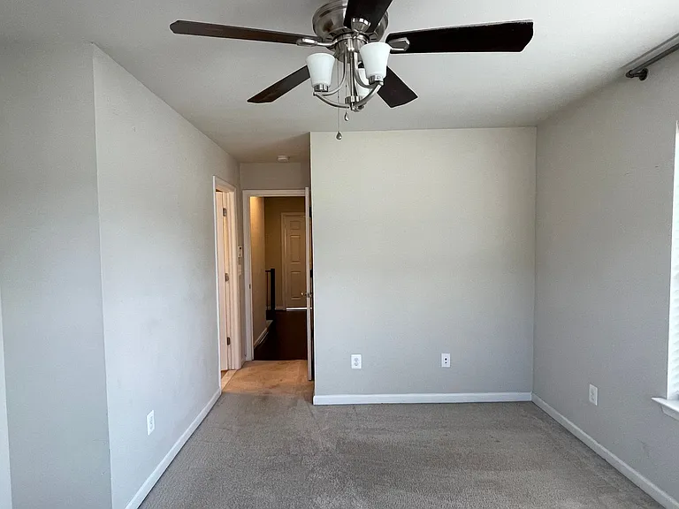 201 Woodstream Cir — Photo 15
