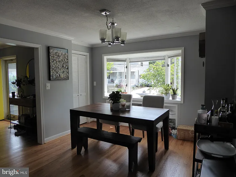 323 S Adams St — Photo 7