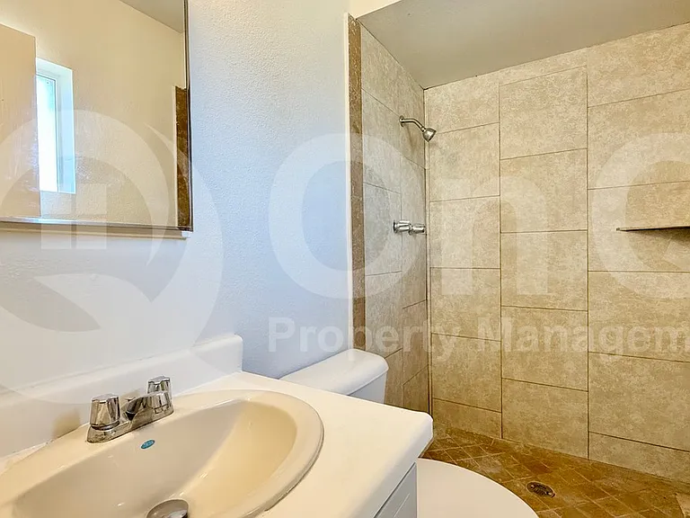 12602 N 21st Ave — Photo 11