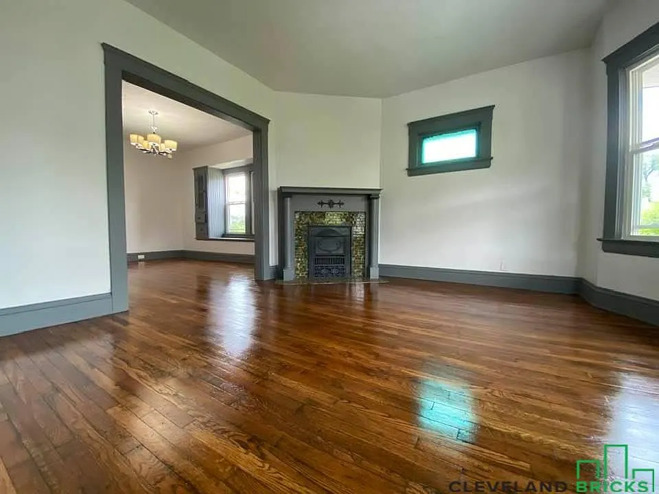 2054 W 91st St #Up photo 1