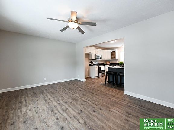 5th image of 9135 Grand Ave