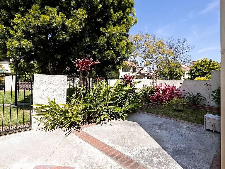 18351 Gum Tree Ln — Photo 4