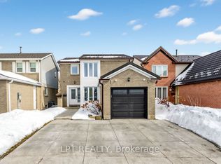 6 Nutmeg St, Brampton, ON L6S 4A8