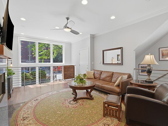 4th image of 1920 W Diversey St #1