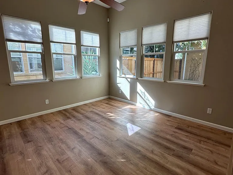 1732 N Dutch Ave — Photo 4