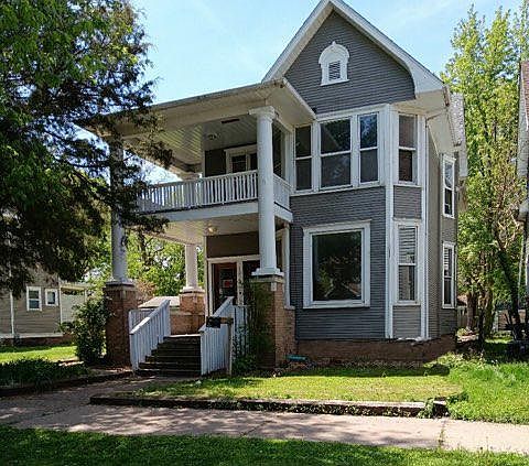 Upper unit, second floor
Bright and spacious. 2 bedrooms, 1 bathroom