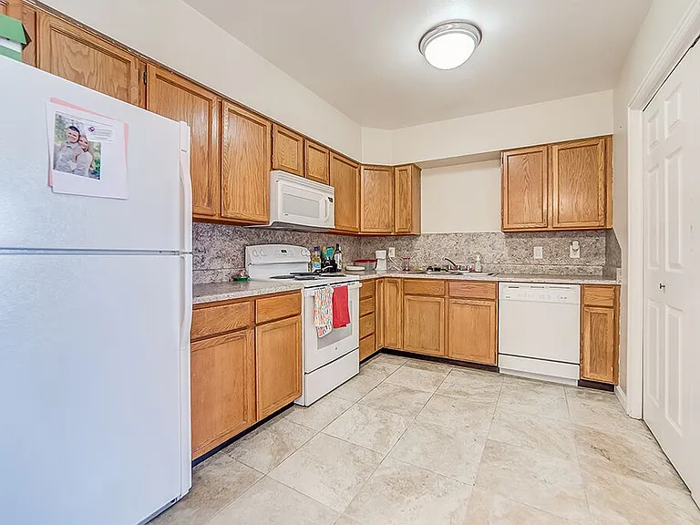 725 N 800 E #11 — Photo 5