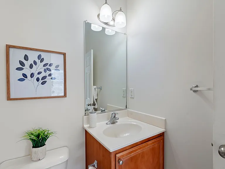 650 Claire Ln — Photo 11
