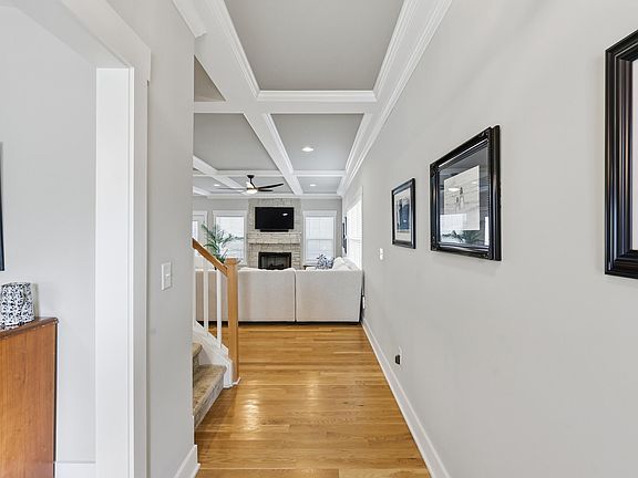 3rd image of 3800 Stolen Horse Trce