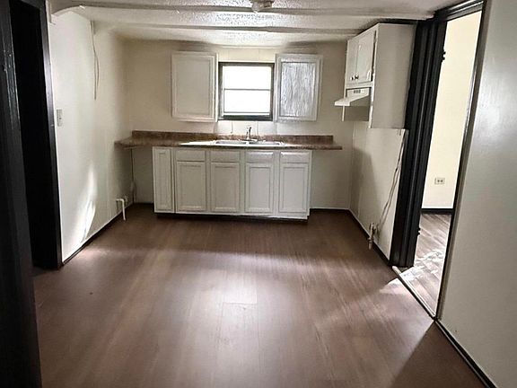 4th image of 933 Court T