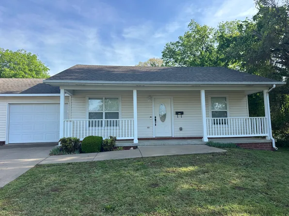 704 W Delaware St #A, Tahlequah, OK 74464