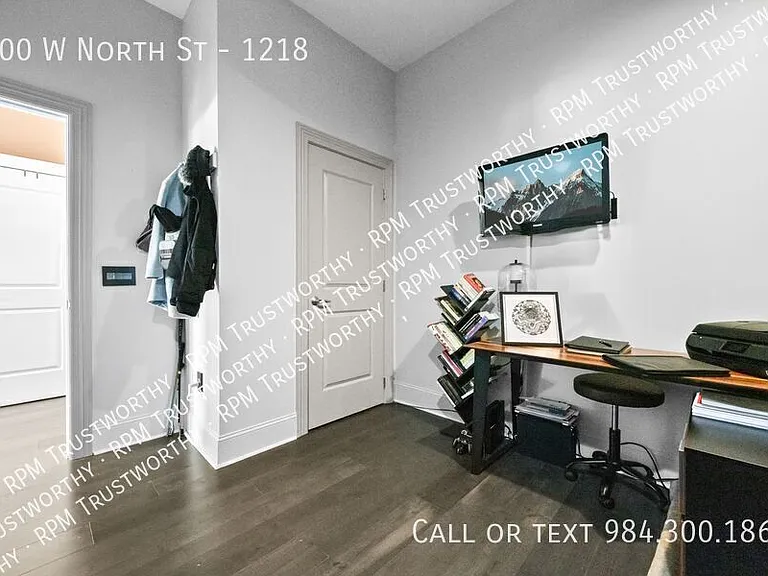 400 W North St #1218 — Photo 34