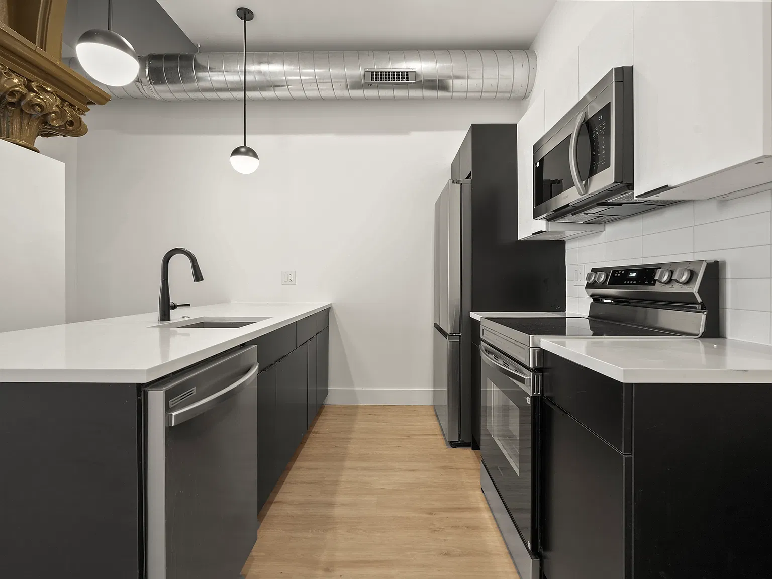 2 bed, 1100 sqft, $2,200 — Photo 4