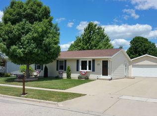 N160W19570 Clover Ln, Jackson, WI 53037