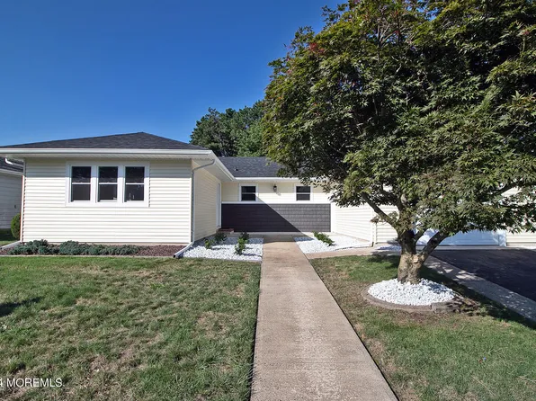 17 Wedgeport Drive, Toms River, NJ 08757