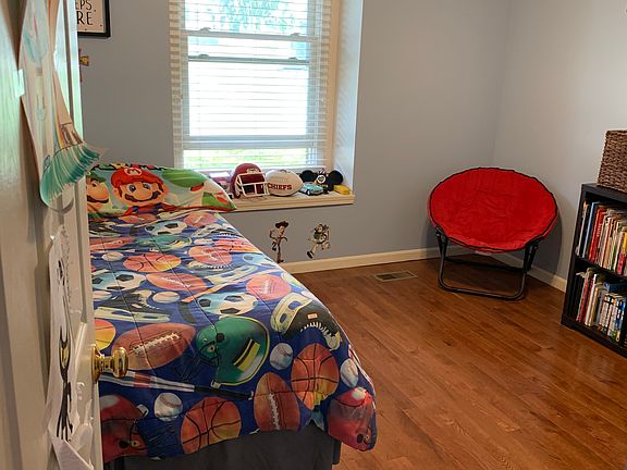 Upstairs Bedroom 