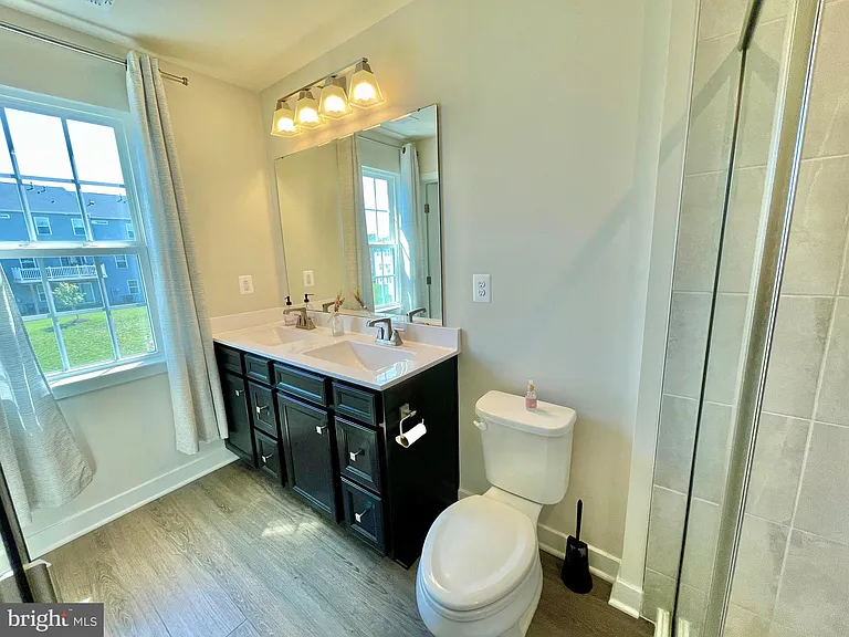 1518 Wilmer Park Ln — Photo 34