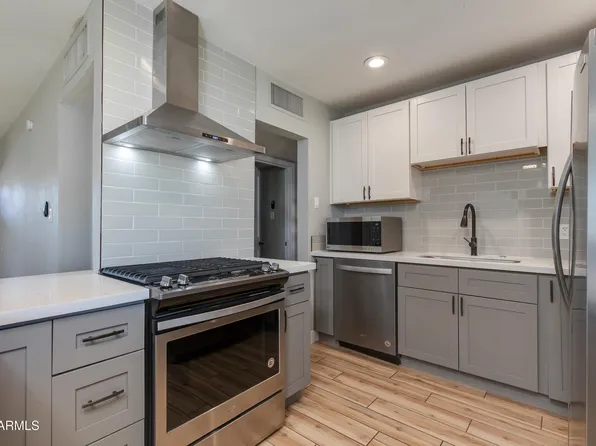 2508 E HIGHLAND Avenue, Phoenix, AZ 85016