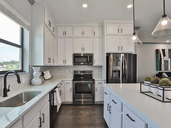 5th image of 3421 W Horatio St Unit 106