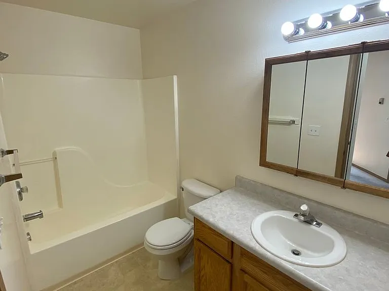 2329 Eureka St — Photo 11
