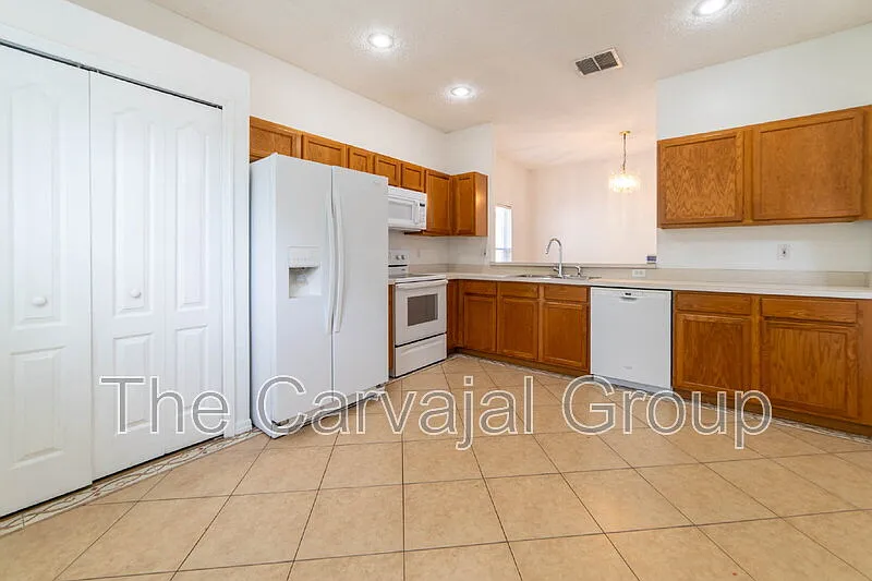 4 bed, 2.0 bath, 1470 sqft, $2,450 — Photo 4