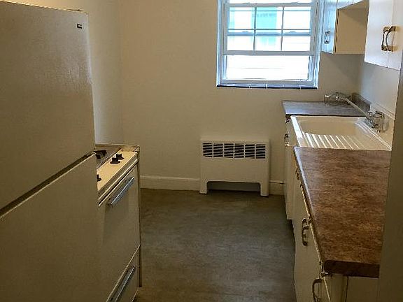 3rd image of 8 Menotomy Rd #3-J