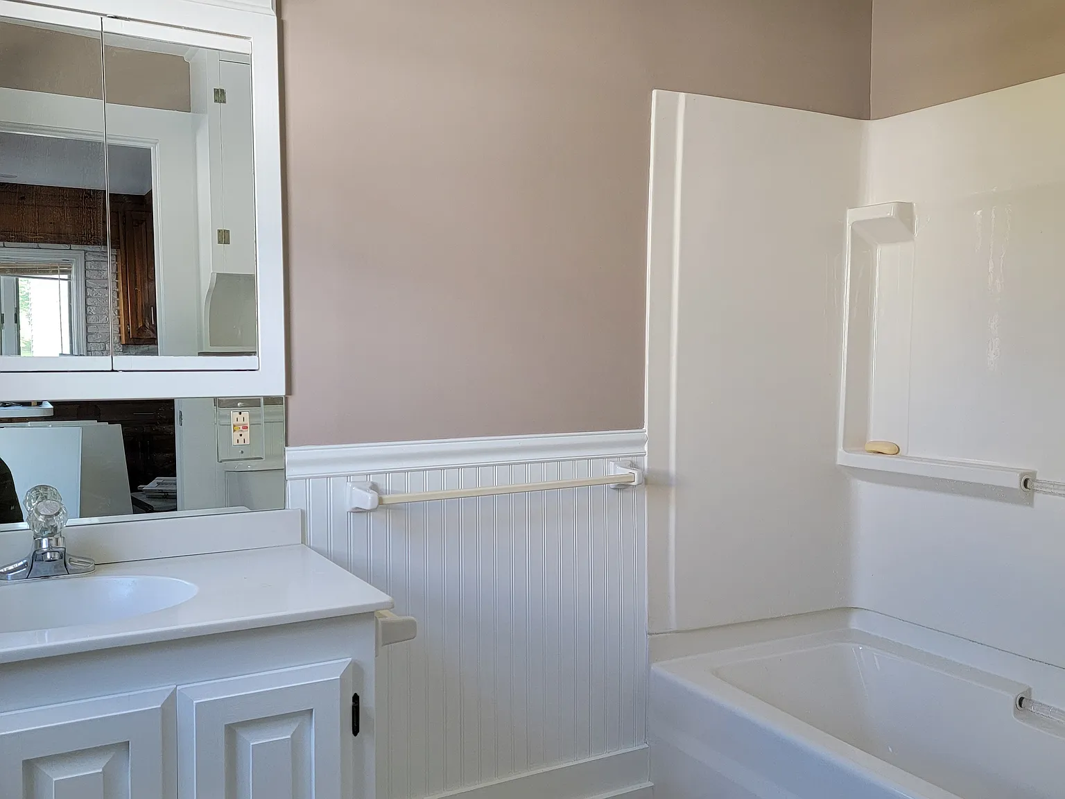 17 Highland St — Photo 3