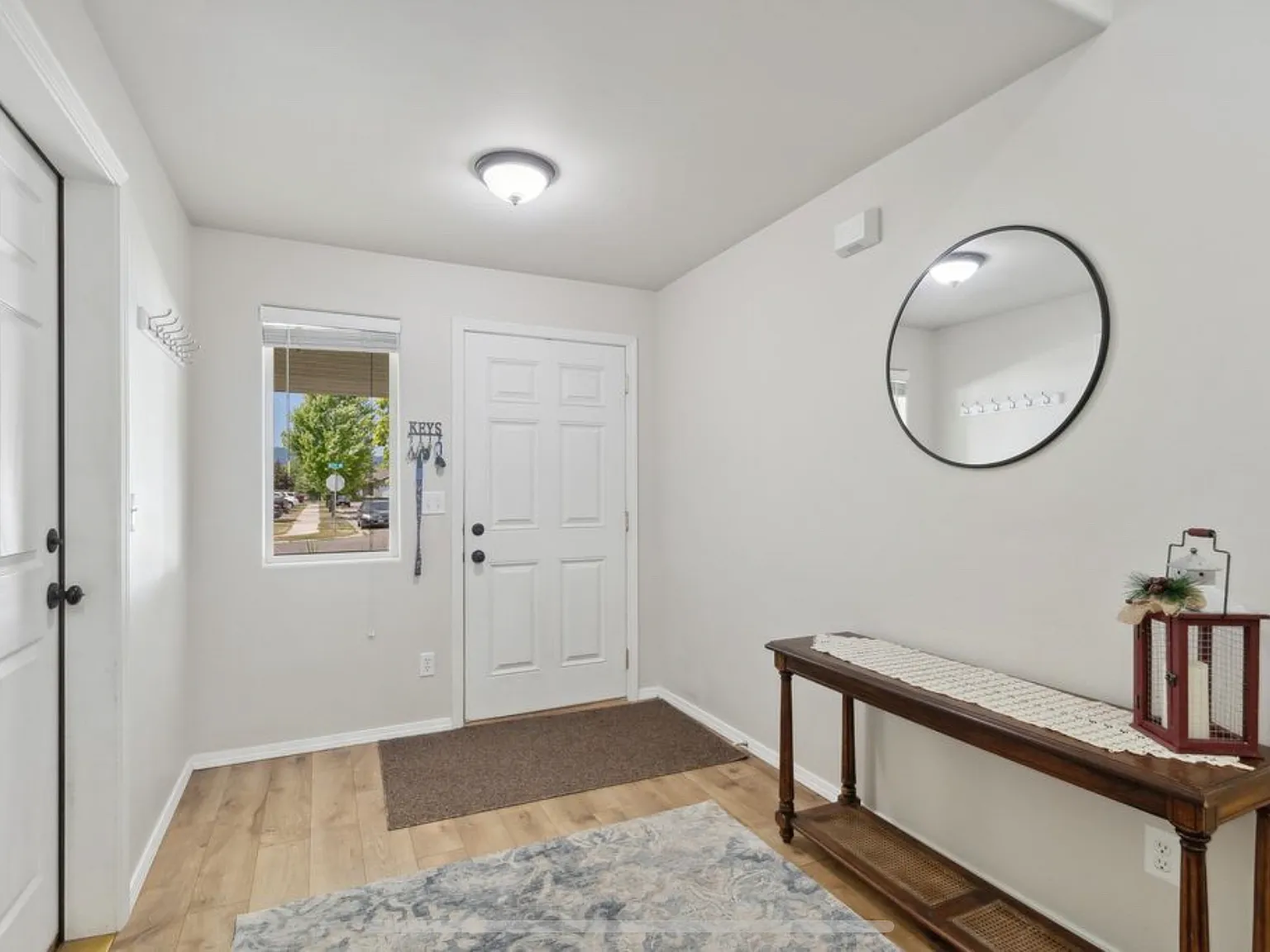 4 bed, 2474 sqft, $3,400 — Photo 2