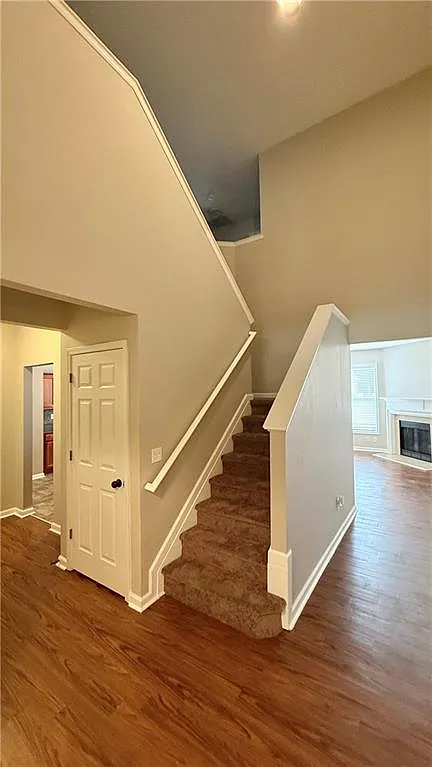 3 bed, 2.5 bath, 1996 sqft, $2,295 — Photo 4