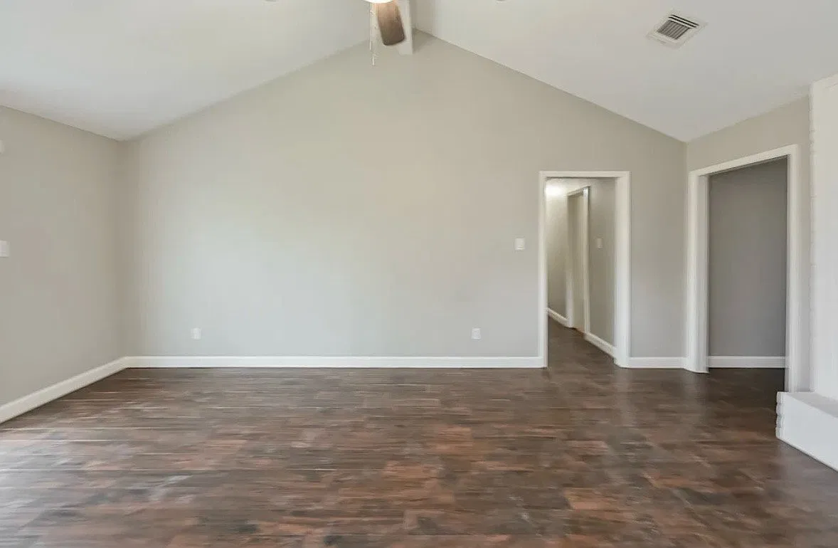 Cozy Single Unit for Rent at 10235 Ella Falls Blvd, Houston, TX - $1277/mo — Photo 1