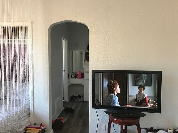 5th image of 238 S Mariposa Ave APT 308