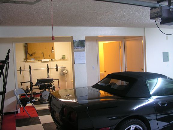 2  car garage w/ extra room and 5th bath