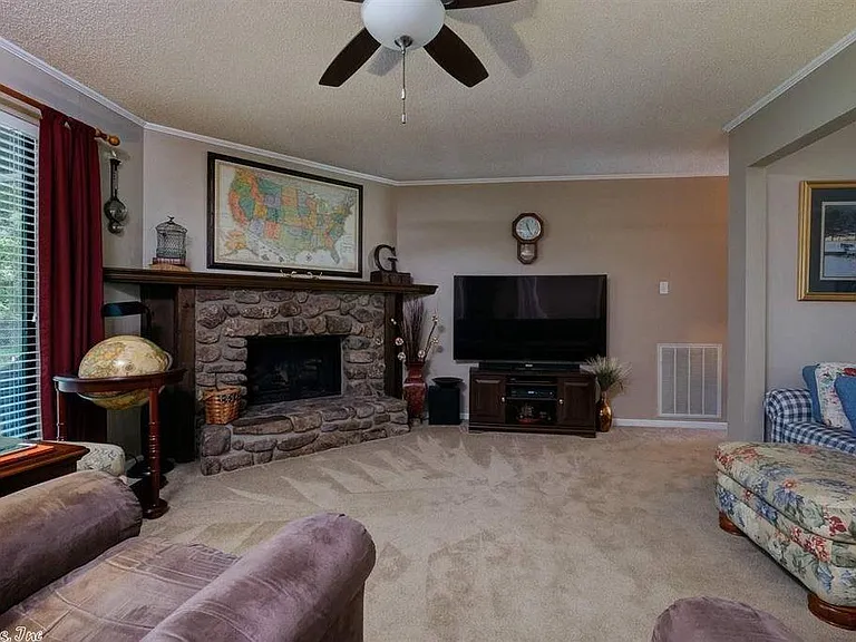 4 Castle Hill Ct — Photo 9
