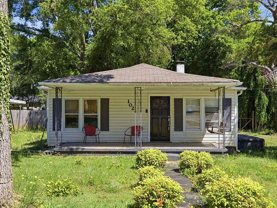 1st image of 102 Jasmine Dr