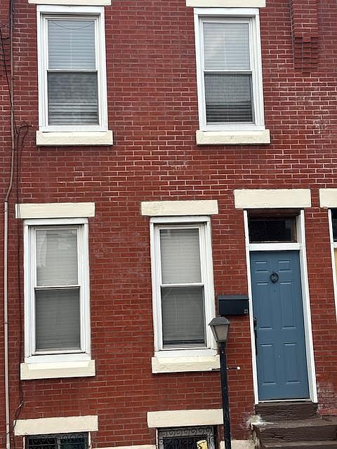 1st image of 23 E Oxford St