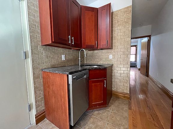 2nd image of 388 15th St #1F