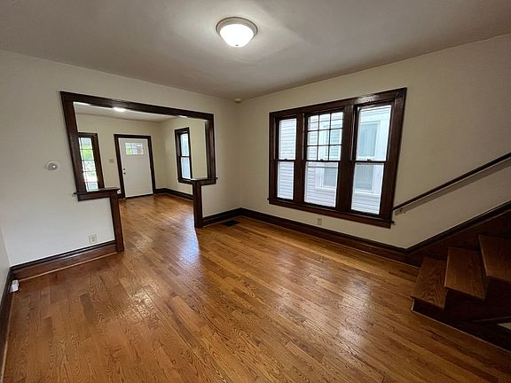 5th image of 431-433 E Tompkins St