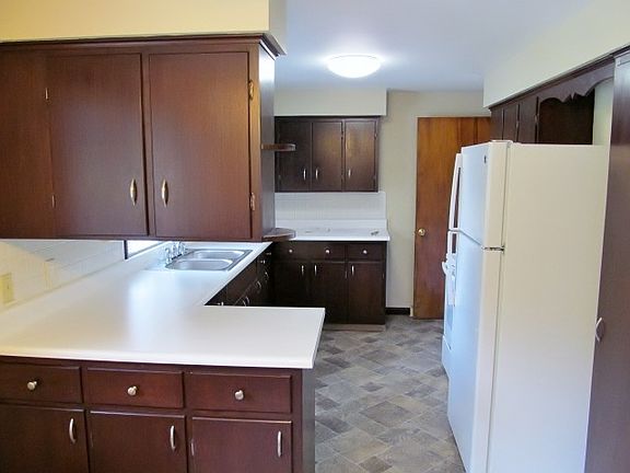 Kitchen With Eating Area