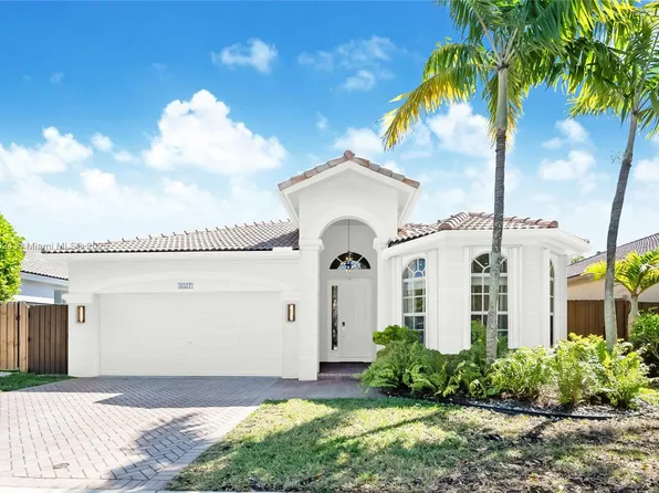 8527 NW 111th Ct, Doral, FL 33178