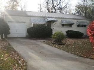 9700 Gloucester Dr, Saint Louis, MO 63137