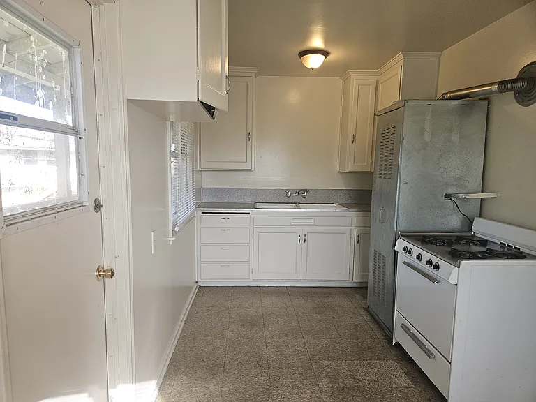 2039 E Simpson Ave #4 — Photo 3