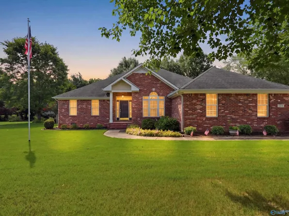 128 River Downs Dr, Huntsville, AL 35811