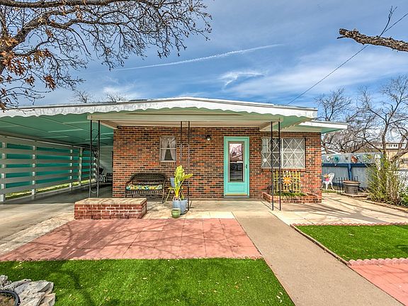 4th image of 306 W Avenue T