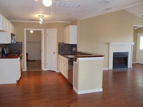 2nd image of 806 Russet Valley Dr
