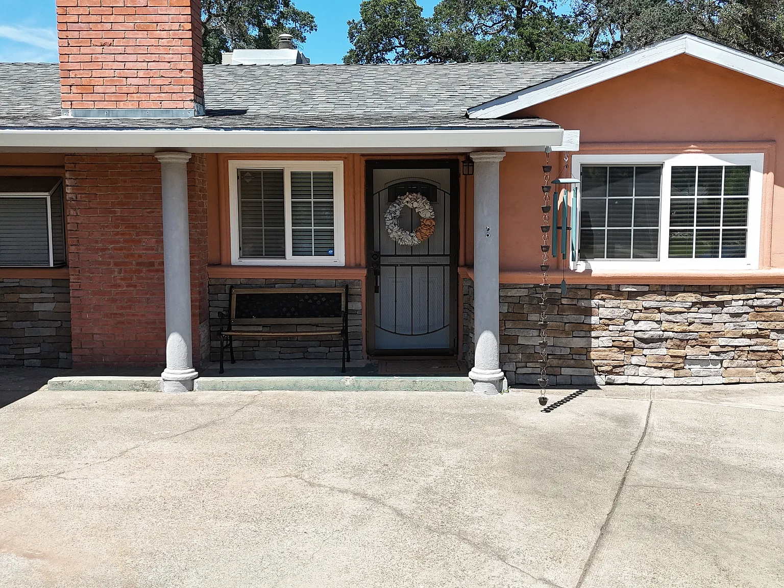 3 bed, 1.5 bath, 1495 sqft, $2,495 — Photo 2