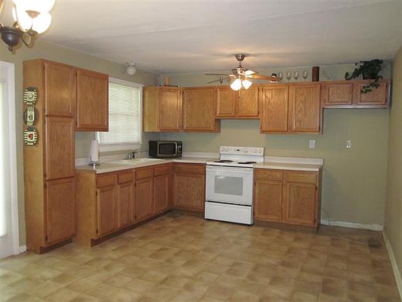3rd image of 442 Gary Ave