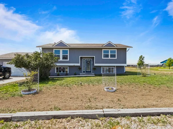 3326 Latigo St, Newcastle, WY 82701