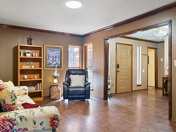 5th image of 505 Conestoga Dr