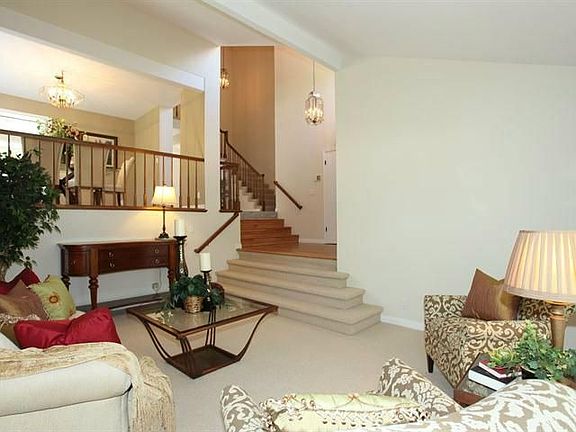 3rd image of 1130 Queensbridge Way